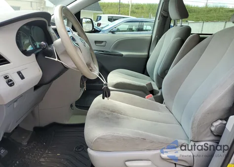 2012 Toyota Sienna Base из США, поврежденный, VIN 5TDKA3DC1CS016656